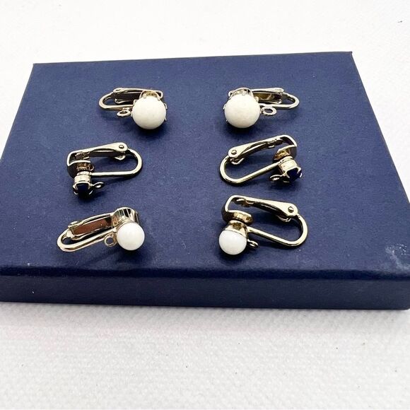 🍭4/$20 Set of three vintage clip on earrings - dark blue and white - Picture 1 of 3
